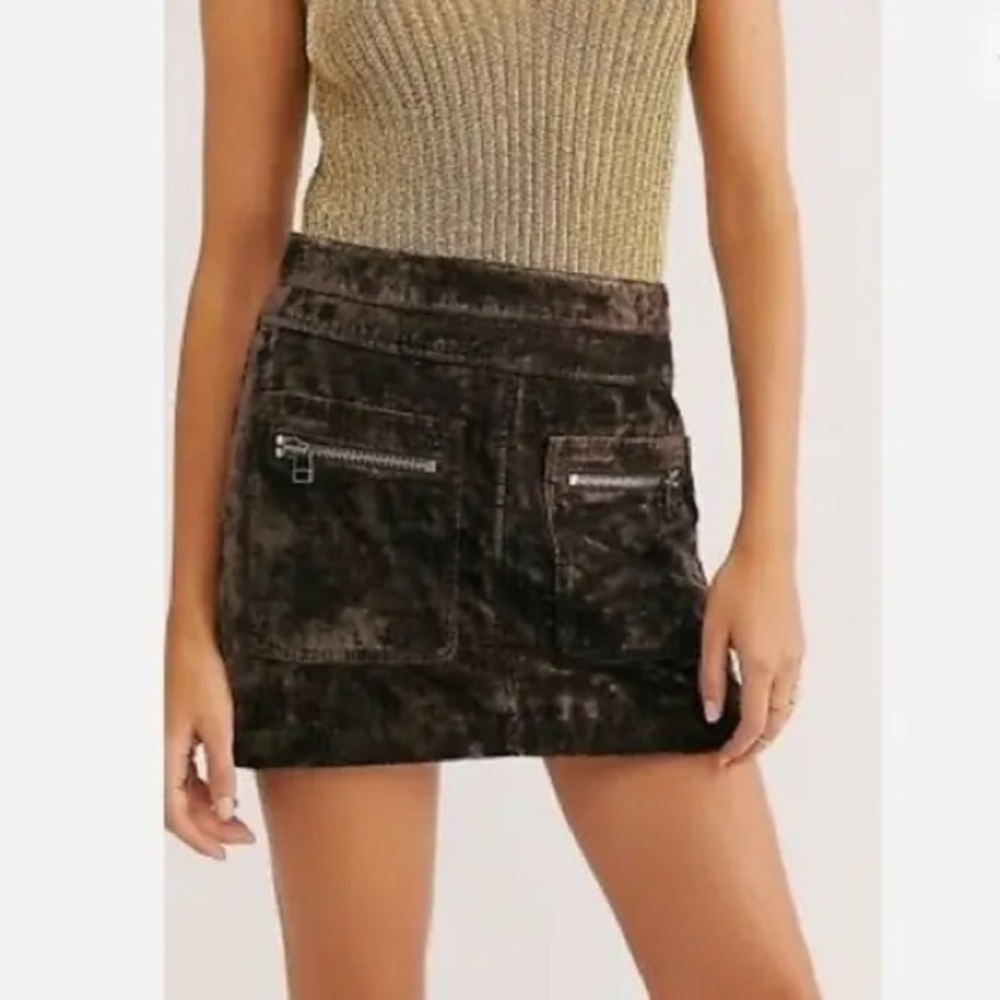 Free People Dust to Dust velvet mini skirt in a dark brown/chocolate Size 12 NWT